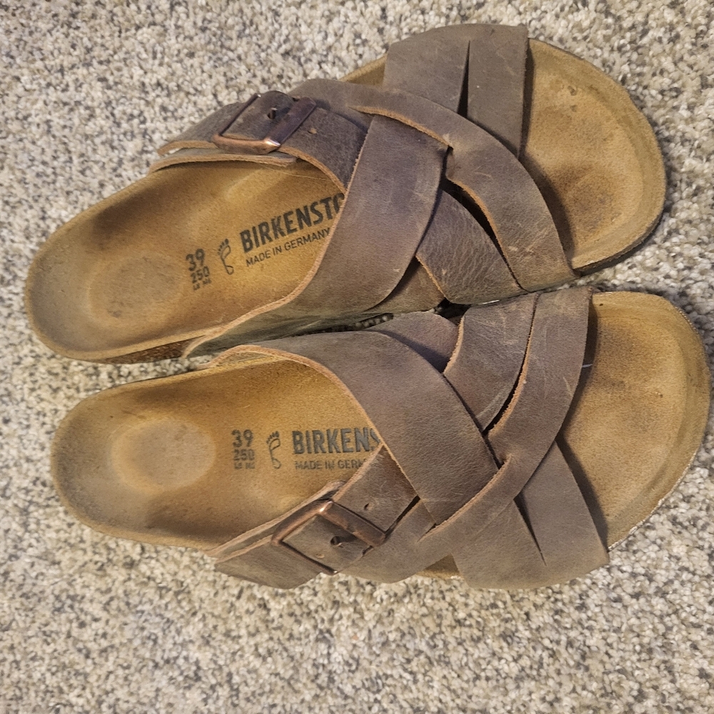 Like new Birkenstock Lugano sandal 39